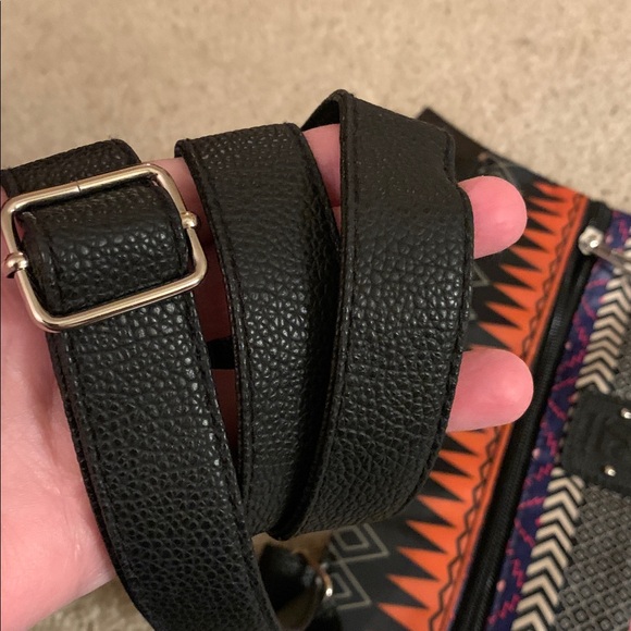 Stone Mountain Vibrant Patterned Shoulder/Crossbody Bag - NWT - Picture 11 of 16